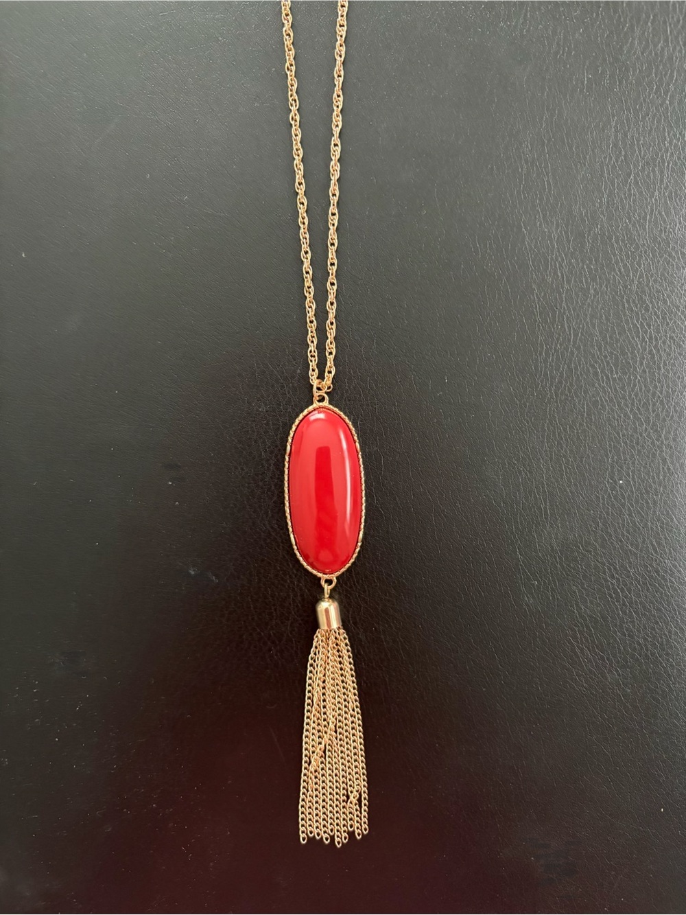 Romantic Red Oval Pendant With Gold Tone Chain